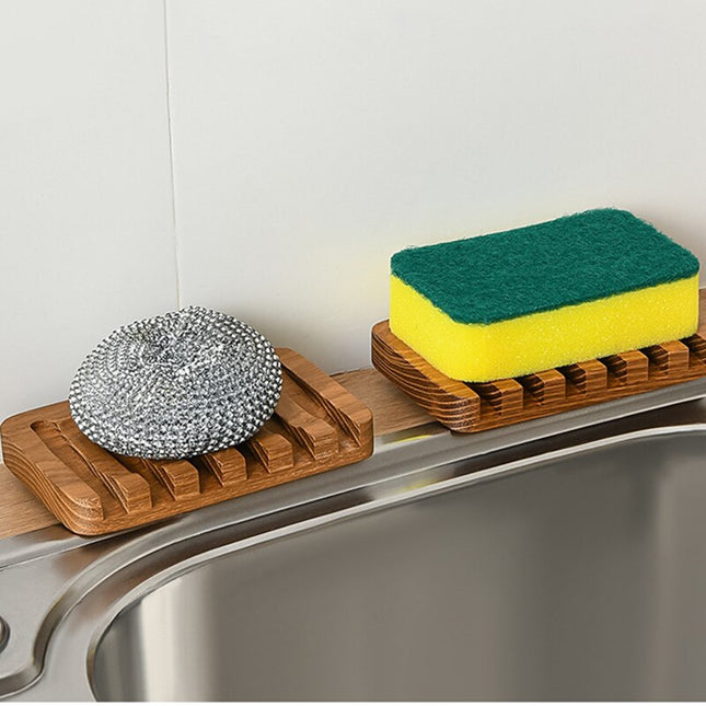 Sæbeskål i naturligt lyst træ