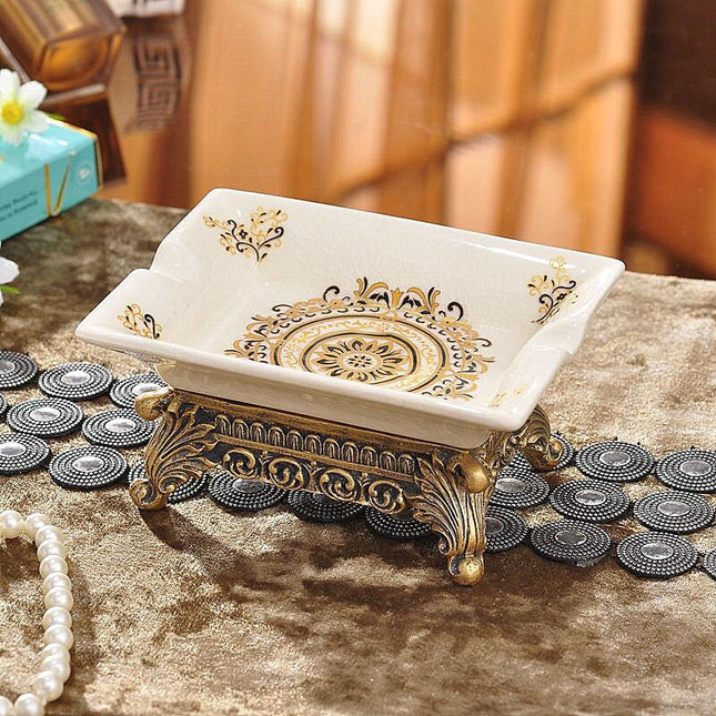 Forgyldt vintage sæbeholder med mønster