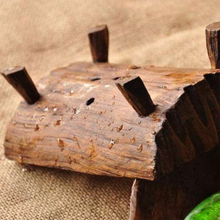 Rustik håndskåret sæbeholder i træ