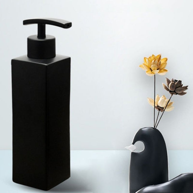 Firkantet sæbedispenser i mat sort