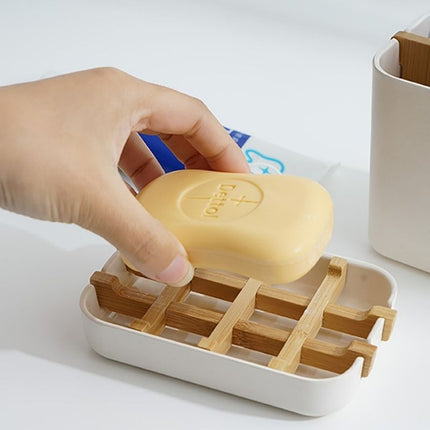 Hvid sæbeholder med bambusrist