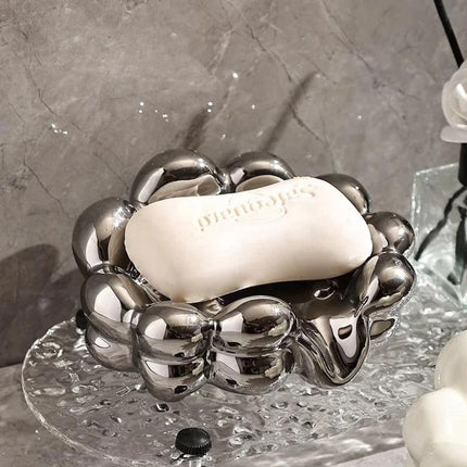 Moderne sæbeholder formet som en sky