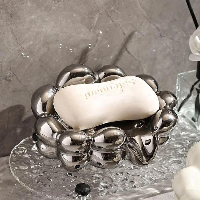 Moderne sæbeholder formet som en sky